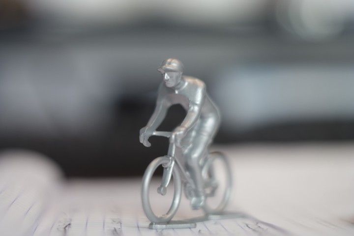 Fonderie-Roger-cycliste-miniature-Experience-Zamak